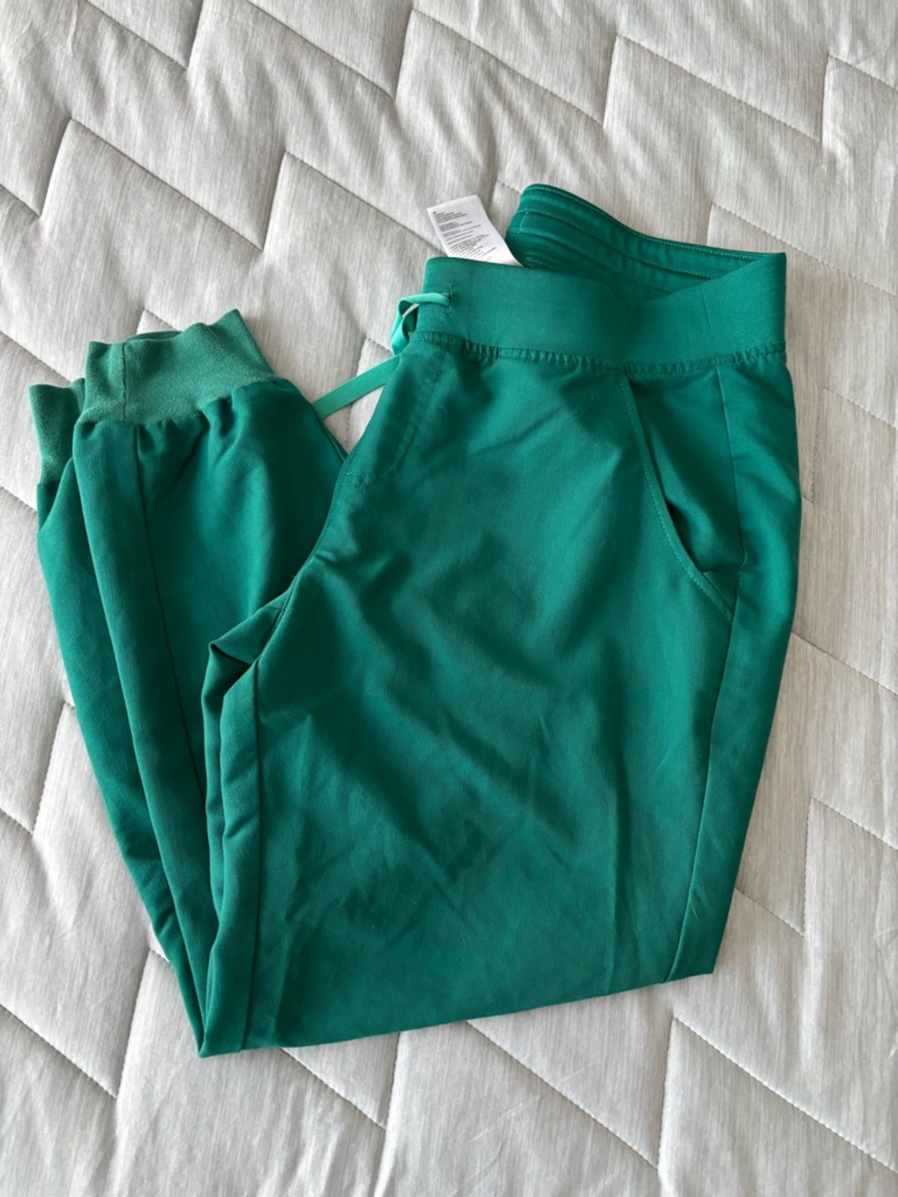 Women’s Figs- Zamora Joggers-Hunter Green sized medium Petite